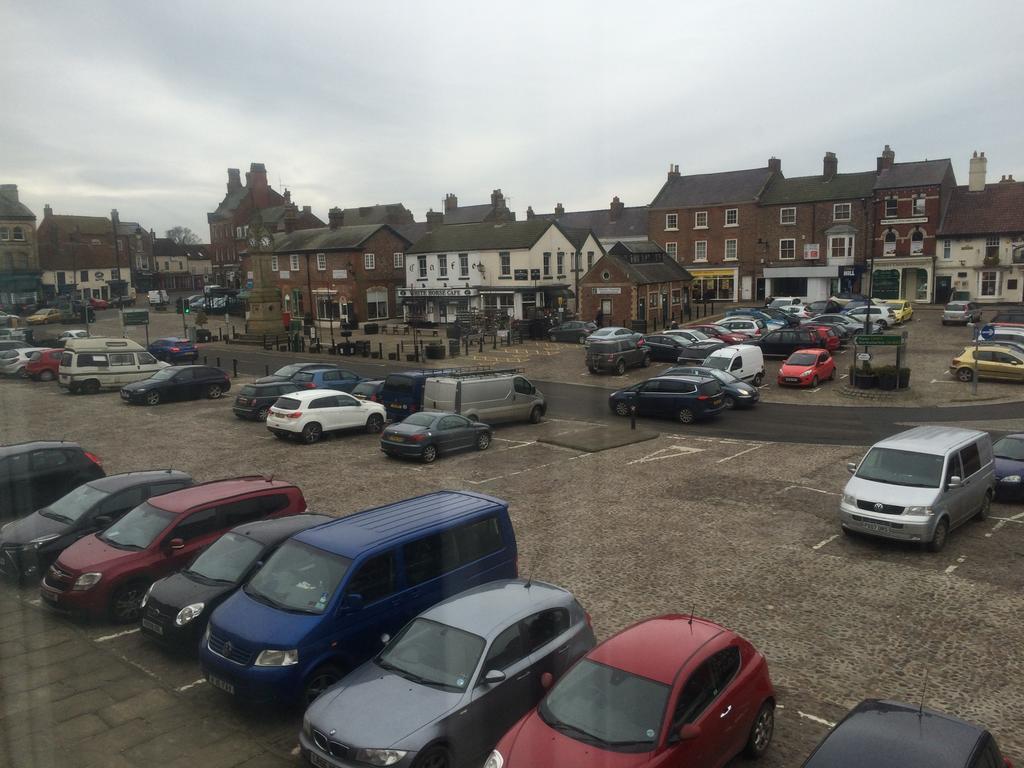 The Three Tuns Hotel Wetherspoon Thirsk Zewnętrze zdjęcie